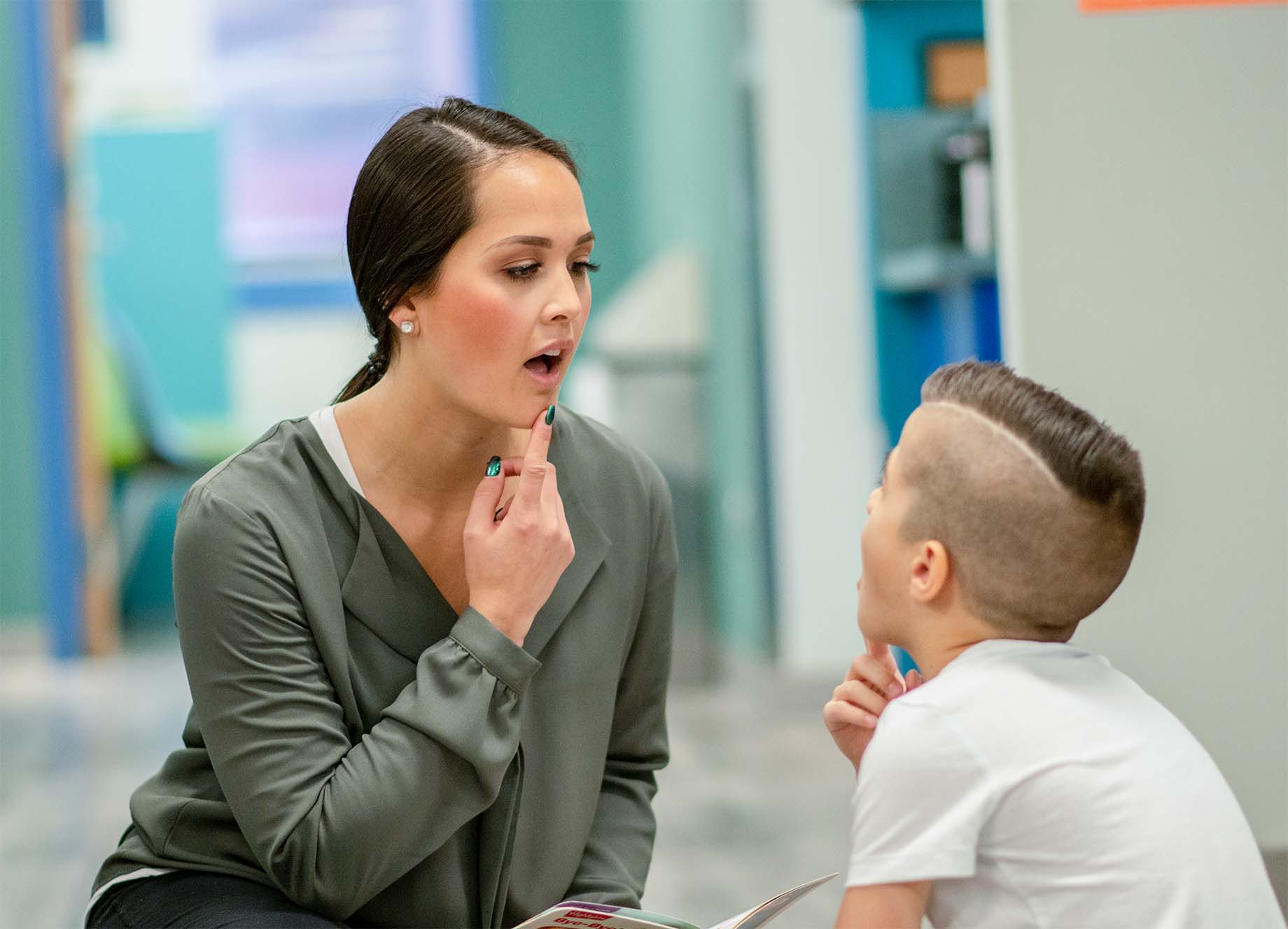 Vrouw Jongen Logopedie