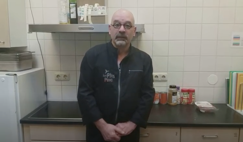 Op kookpad met kookvrijwilliger Paul